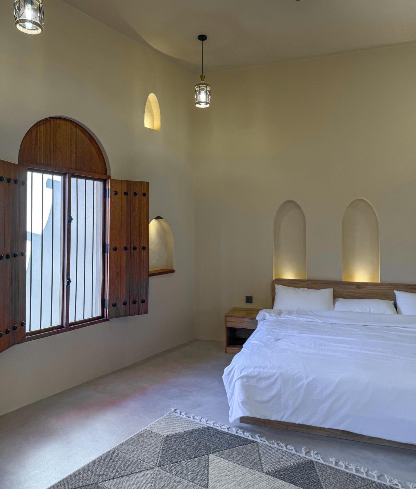 بيت أرض الثراء Rich Land House 니즈와 외부 사진